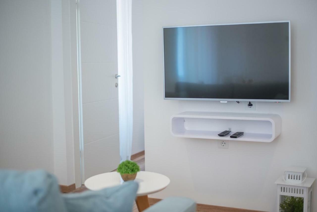 Leona Deluxe Apartments Pula Eksteriør billede
