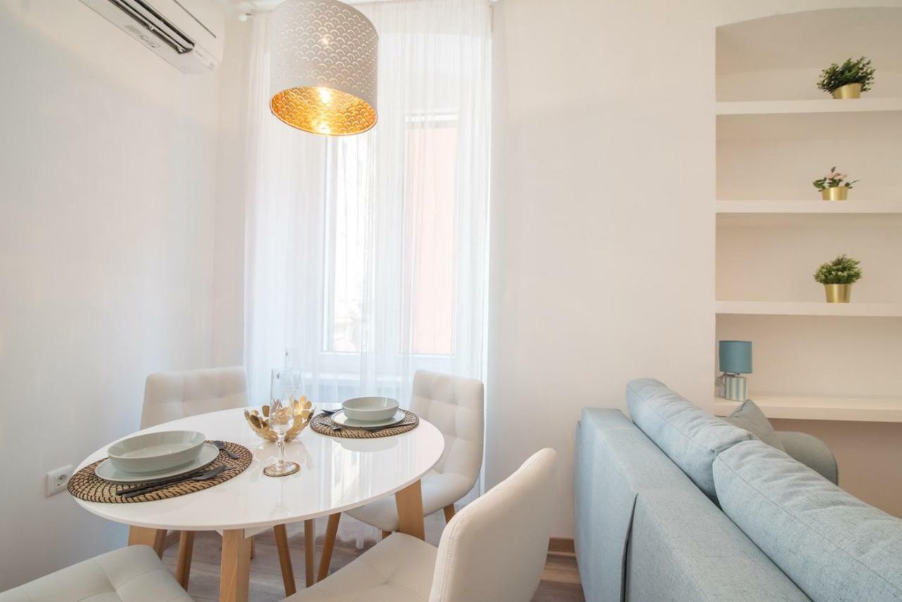 Leona Deluxe Apartments Pula Eksteriør billede