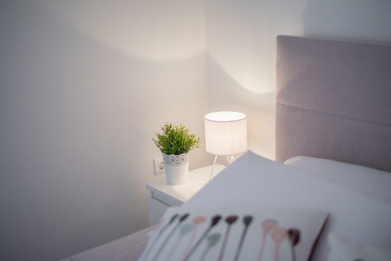 Leona Deluxe Apartments Pula Eksteriør billede