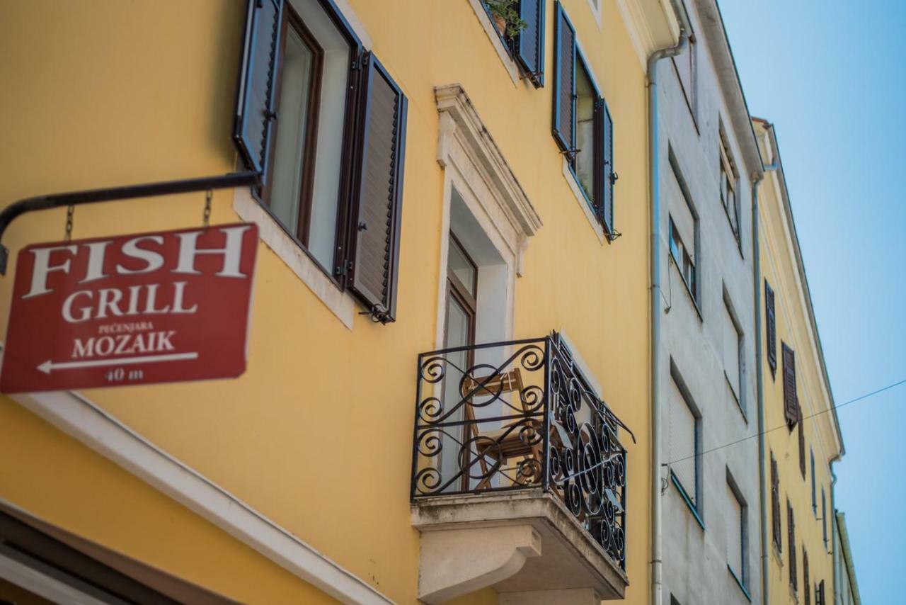 Leona Deluxe Apartments Pula Eksteriør billede