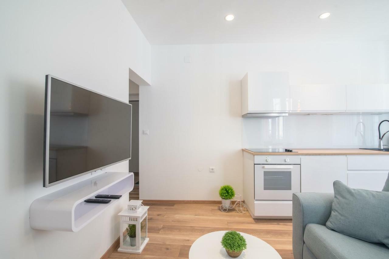 Leona Deluxe Apartments Pula Eksteriør billede