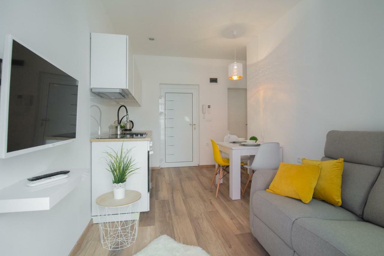 Leona Deluxe Apartments Pula Eksteriør billede