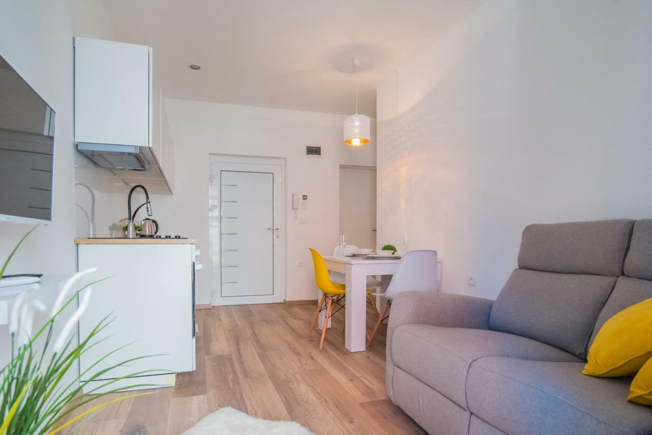 Leona Deluxe Apartments Pula Eksteriør billede