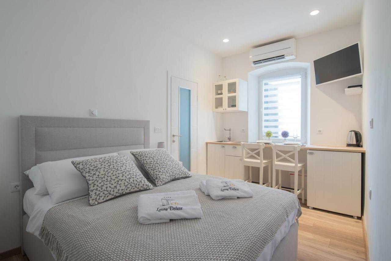 Leona Deluxe Apartments Pula Eksteriør billede